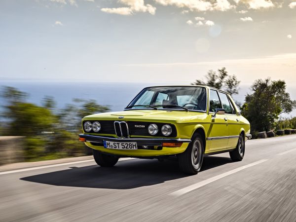 BMW 528