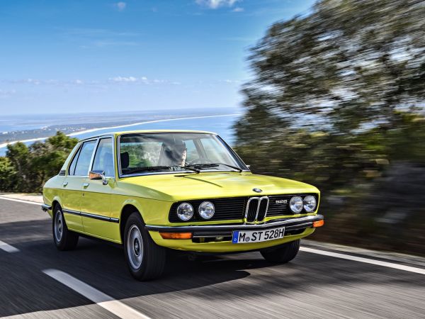 BMW 528