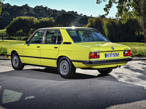 BMW 528