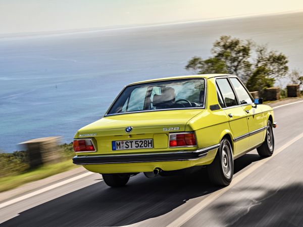 BMW 528