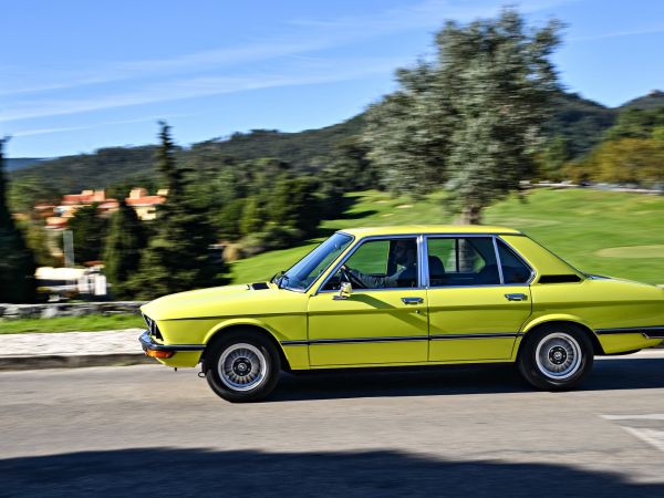 BMW 528