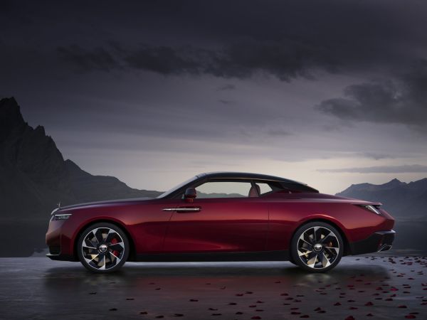 Rolls-Royce La Rose Noire Droptail