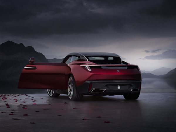 Rolls-Royce La Rose Noire Droptail