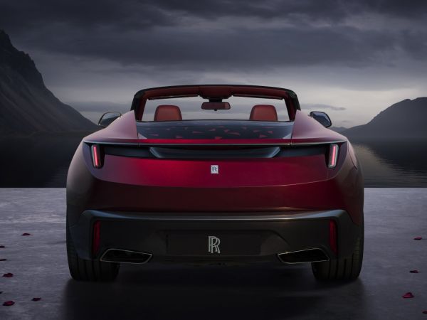 Rolls-Royce La Rose Noire Droptail