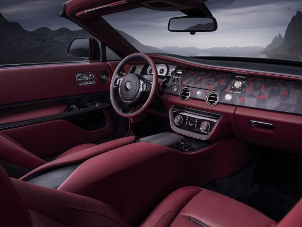 Rolls-Royce La Rose Noire Droptail