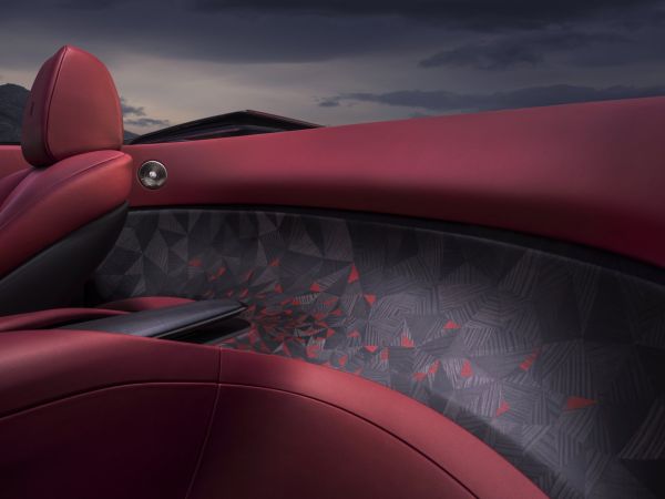 Rolls-Royce La Rose Noire Droptail