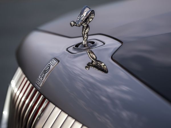 Rolls-Royce La Rose Noire Droptail