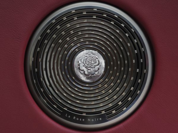 Rolls-Royce La Rose Noire Droptail