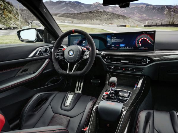 BMW M4 CS