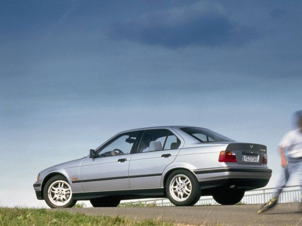 BMW 320i Limousine