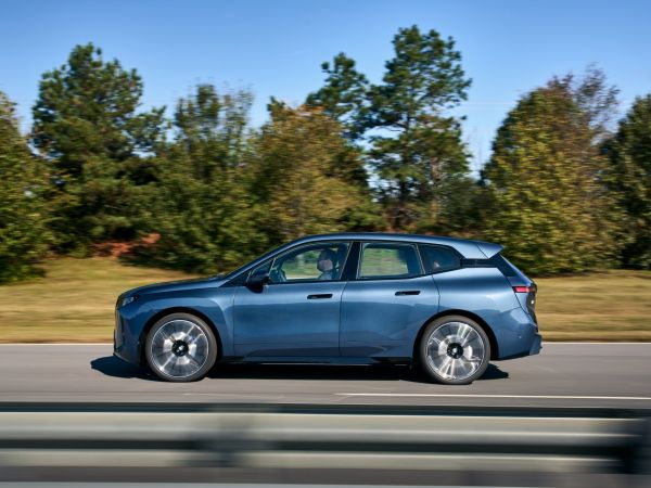 BMW iX xDrive60
