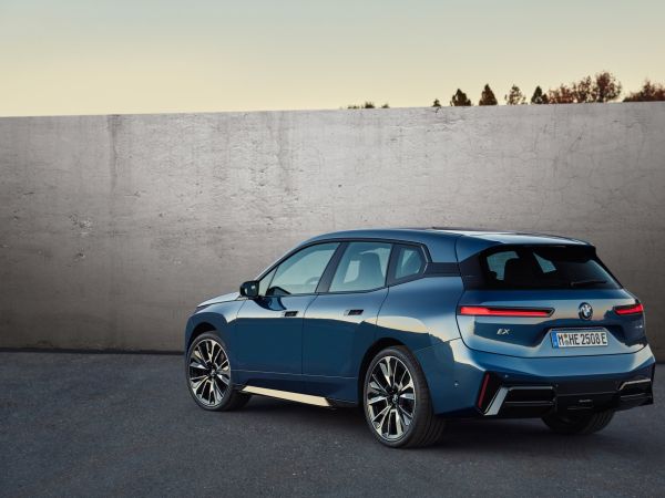 BMW iX xDrive60