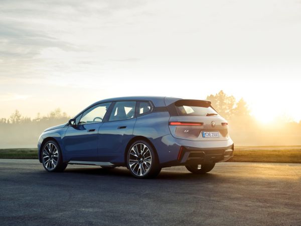 BMW iX xDrive60
