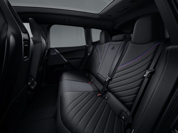 BMW iX M70 xDrive