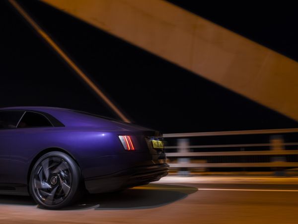 Rolls-Royce Black Badge Spectre