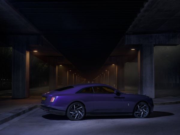 Rolls-Royce Black Badge Spectre