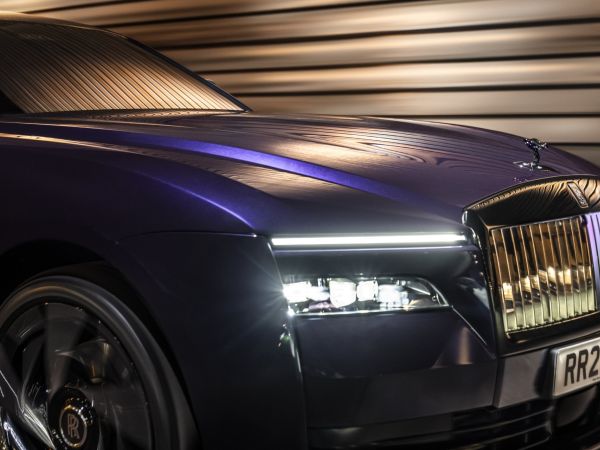 Rolls-Royce Black Badge Spectre
