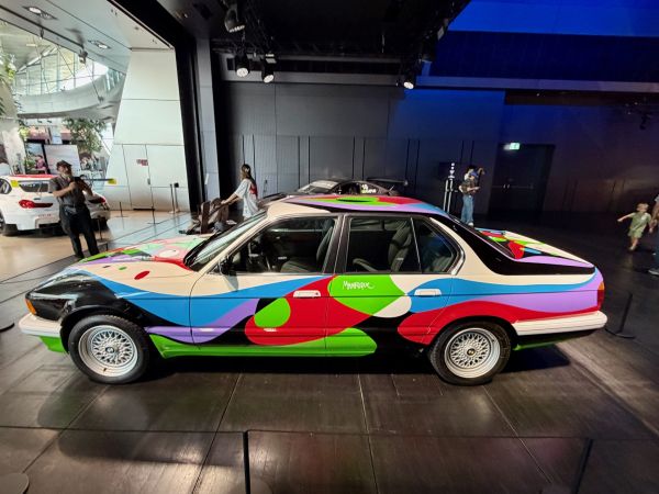 10. César Manrique / BMW 730i / 1990