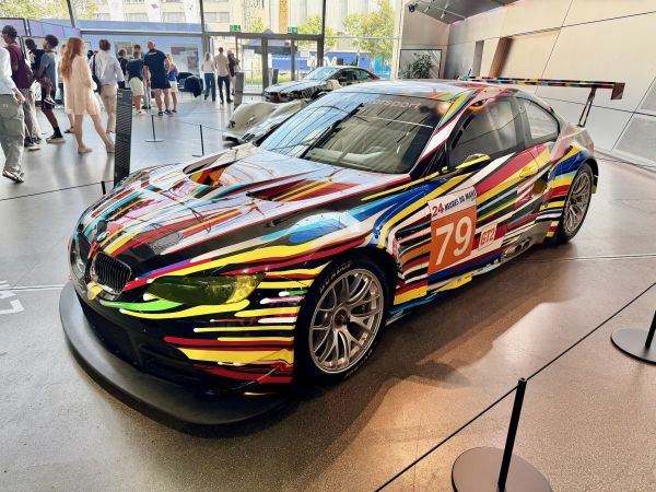 17. Jeff Koons / BMW M3 GT2 / 2010