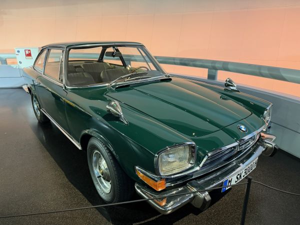 BMW 3000 V8