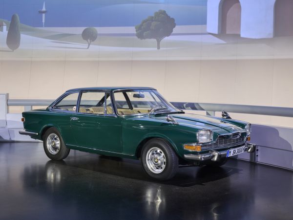 BMW 3000 V8