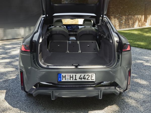 BMW iX4 50 xDrive