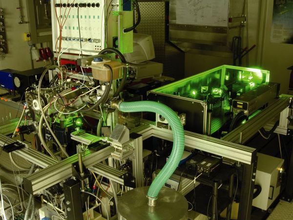 H2BVplus Wasserstoff-Forschungsmotor mit Lasermesstechnik