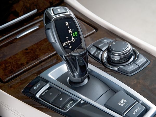 BMW 7er 12-Zylinder, Interieur, Keramikapplikationen