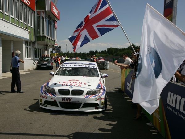 Andy Priaulx - BMW Team RBM - BMW 320si