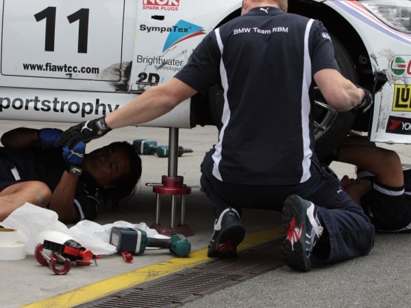 Andy Priaulx - Vorbereitung 2. Rennen
