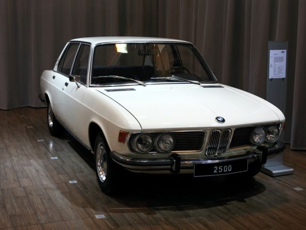 BMW 2500