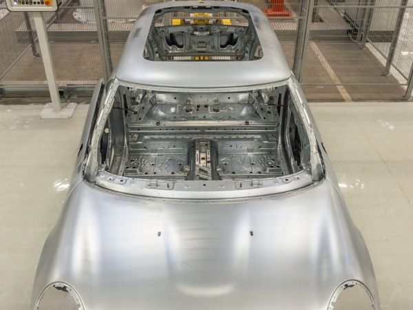Karosseriebau im VDL Nedcar Werk in Born