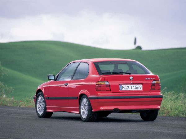 BMW 323ti compact