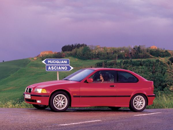 BMW 323ti compact