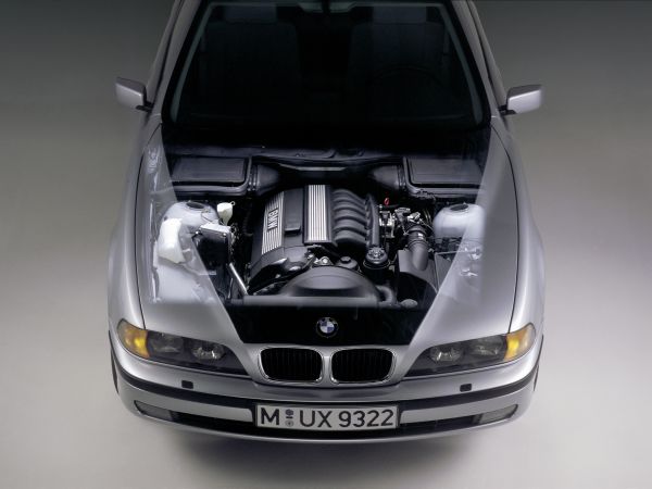 BMW 528i