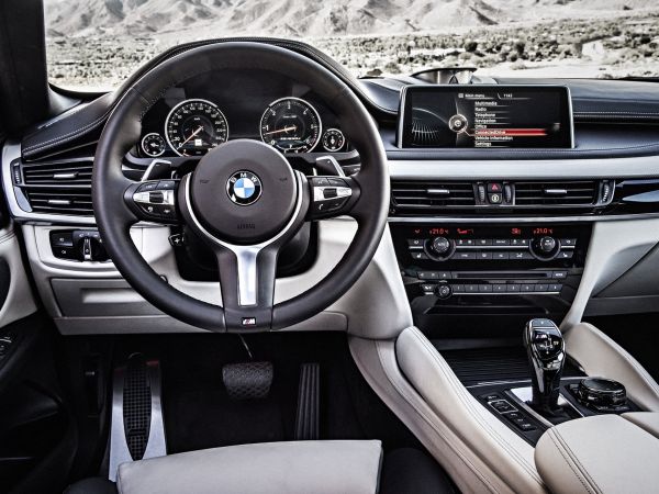 BMW X6 M50d - Interieurdesign Pure Extravagance Elfenbein