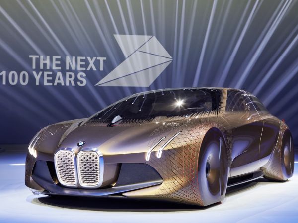 BMW VISION NEXT 100