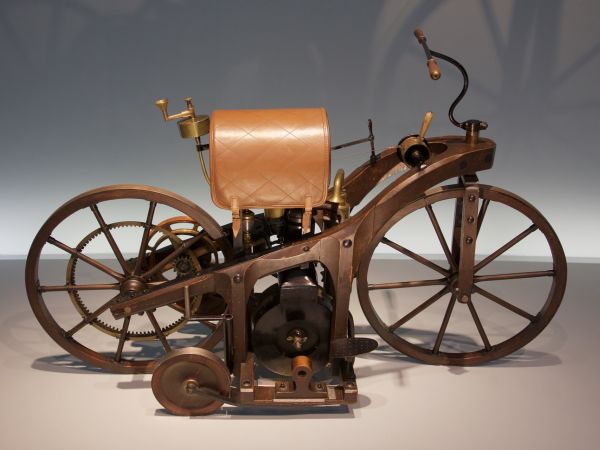 Daimler Reitwagen (1885)