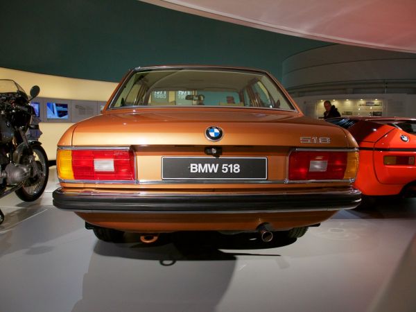 BMW 518