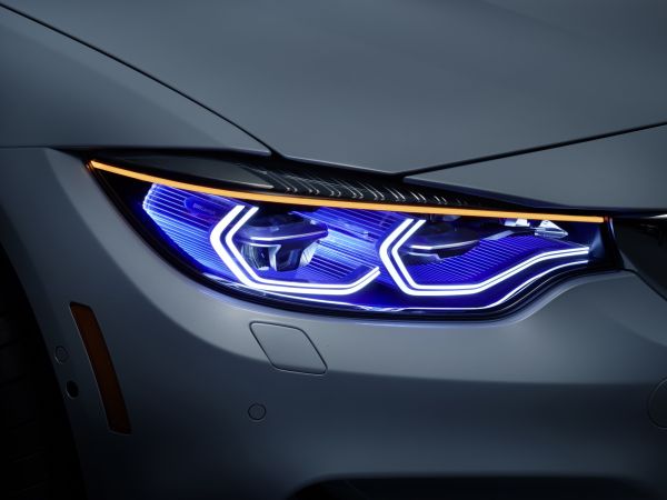 BMW M4 Concept Iconic Lights