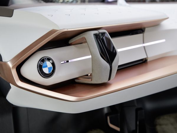 BMW VISION NEXT 100