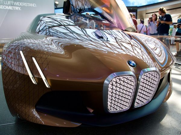 BMW VISION NEXT 100