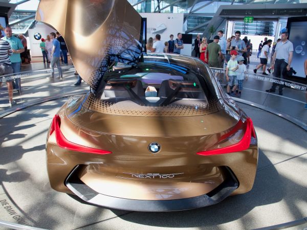 BMW VISION NEXT 100