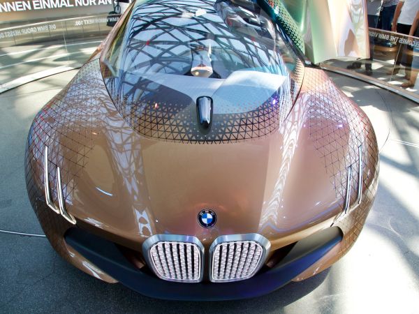 BMW VISION NEXT 100