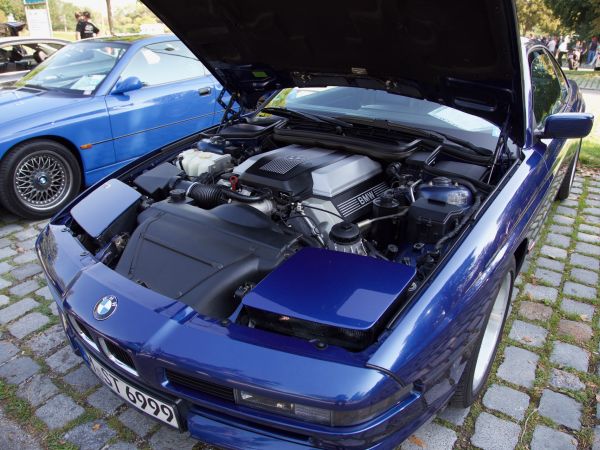 BMW 850 CSi