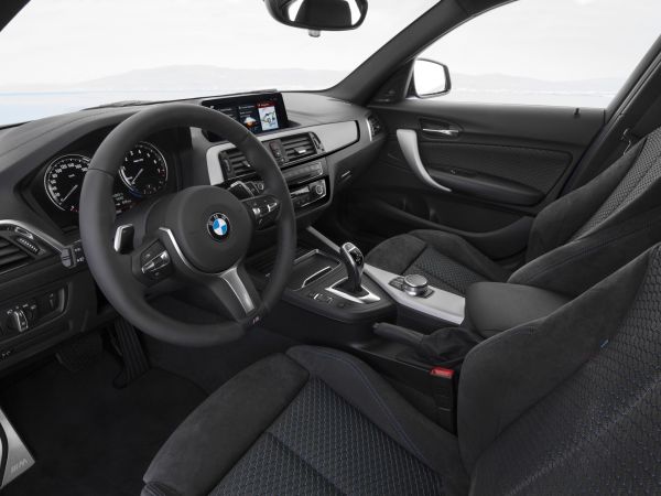 BMW M140i