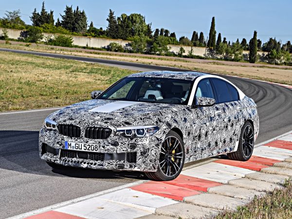 BMW M5 mit M xDrive