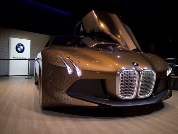 BMW VISION NEXT 100