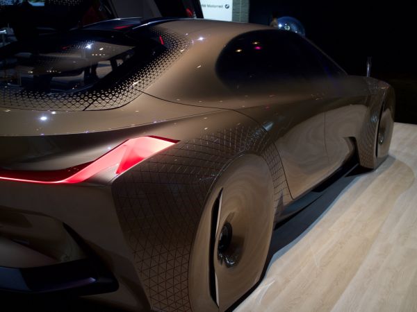 BMW VISION NEXT 100
