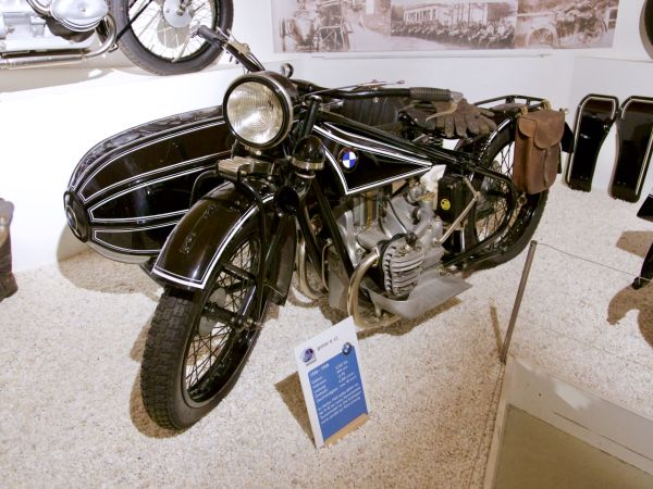 BMW R 42